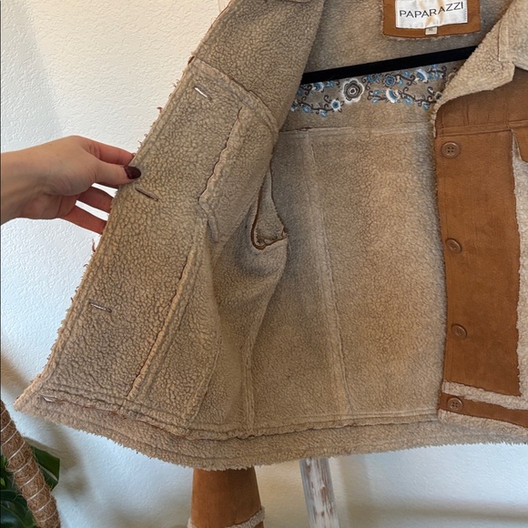 Vintage Anthro Paparazzi Tan Teddy Jacket with Floral Embroidery Vegan Suede XL - Picture 4 of 9